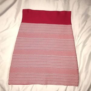 BCBG XS printed red/white pencil skirt
